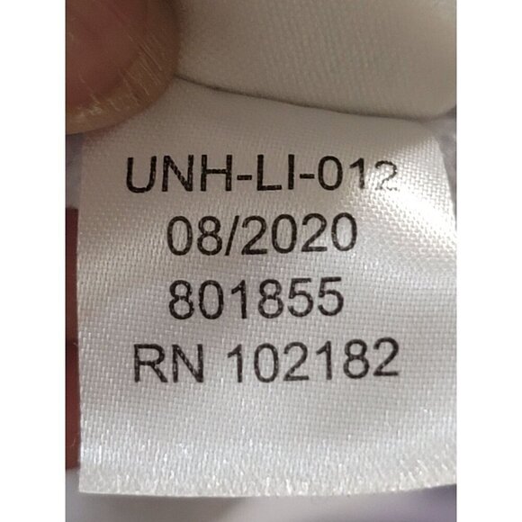 Unhide Faux Fur Throw Blanket Soft & Cozy 45" x 60" in light blue - Picture 10 of 11